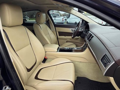 Used 2013 Jaguar XF 3.0 image 14