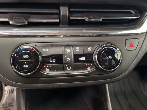 Used 2025 Buick Envista Preferred w/ Convenience I Package FWD image 26