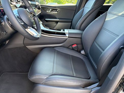Used 2025 Mercedes-Benz GLC 300 image 34
