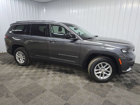 Used 2022 Jeep Grand Cherokee L Laredo w/ Luxury Tech Group I AWD/4WD image 1
