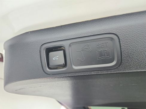 Used 2024 Ford Expedition XLT image 47