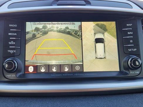Used 2020 Kia Sorento SX image 17