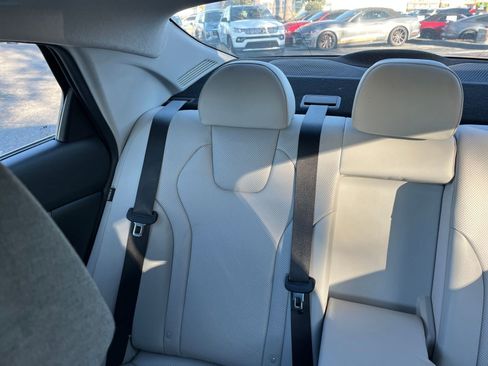 Used 2025 Hyundai Elantra Limited image 42