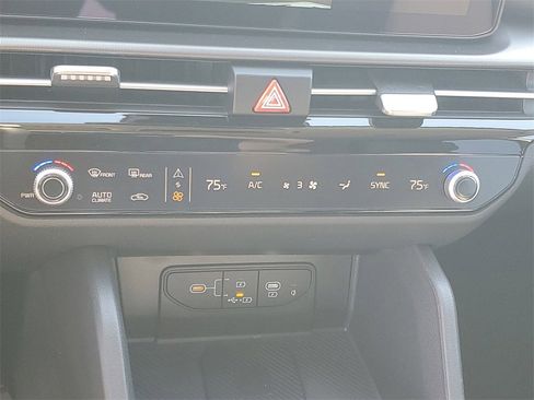 New 2026 Kia Sportage EX image 18