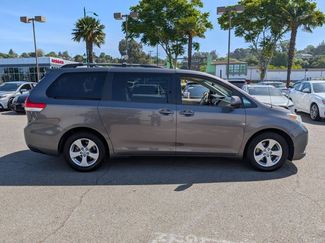 Used 2012 Toyota Sienna LE FWD video 4