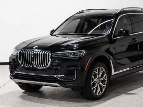 Used 2019 BMW X7 xDrive40i w/ Cold Weather Package image 10