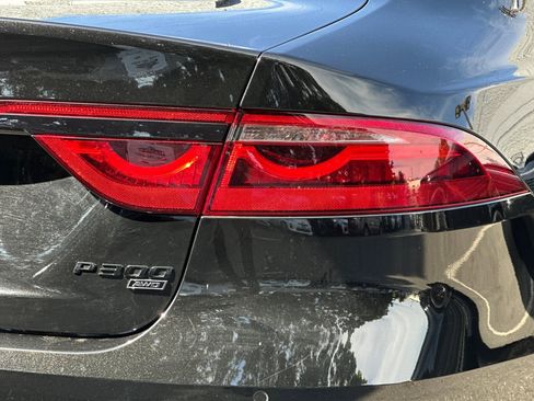 Used 2022 Jaguar XF R-Dynamic SE image 14