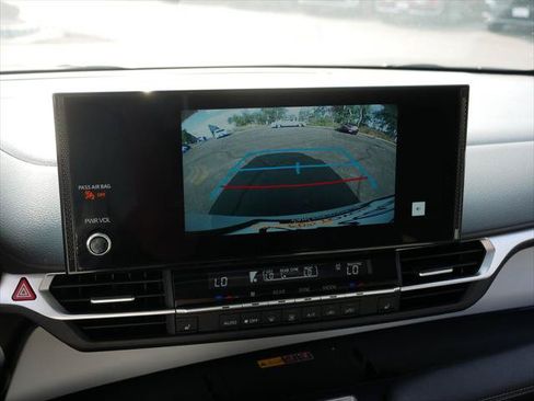 Certified 2026 Toyota Sienna XLE FWD image 30
