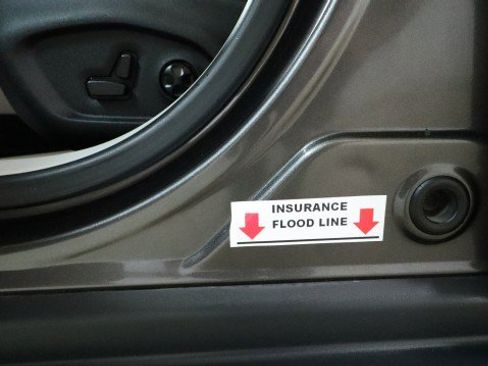 Used 2018 Jeep Compass Limited w/ Navigation Group image 26