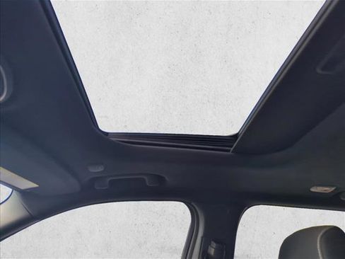 Used 2025 Jeep Grand Cherokee Laredo w/ Luxury Tech Group I image 10