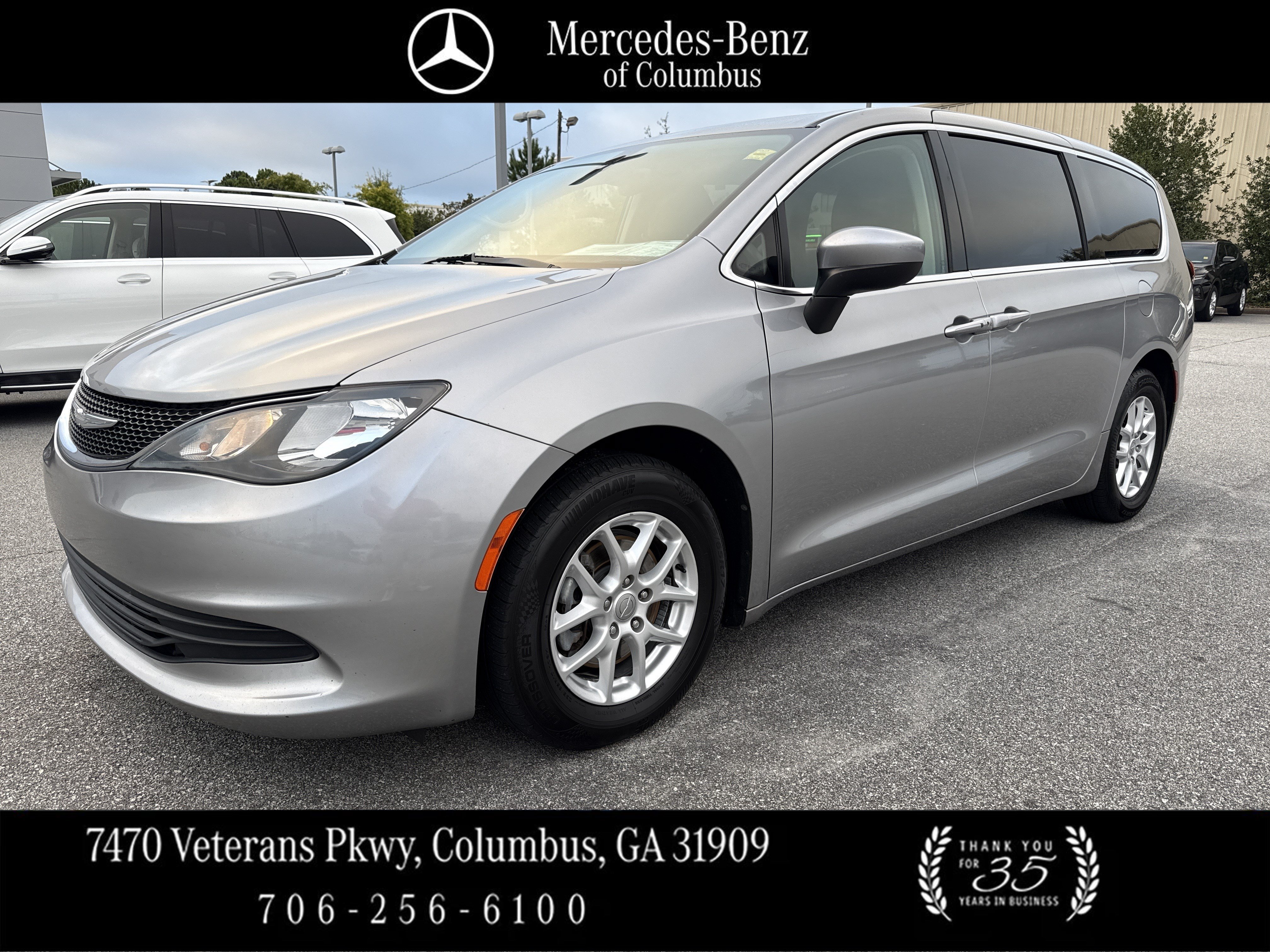 Used 2017 Chrysler Pacifica LX FWD image 1