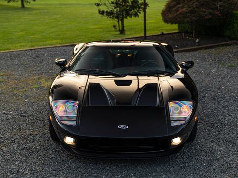 Used 2006 Ford GT RWD image 15