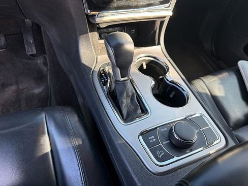 Used 2019 Jeep Grand Cherokee Limited image 19