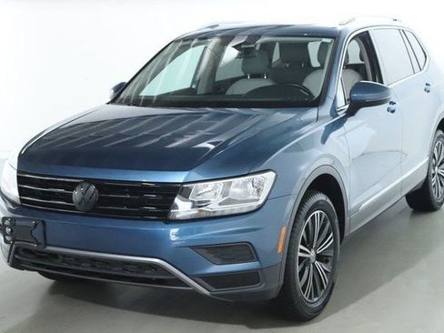 Used 2018 Volkswagen Tiguan SEL image 2