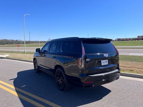 Used 2024 Cadillac Escalade Premium Luxury Platinum image 9