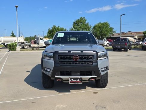 Used 2025 Nissan Frontier PRO-4X AWD/4WD image 18