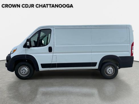 Used 2025 RAM ProMaster 2500 w/ Convenience Group FWD image 2