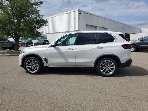 Used 2025 BMW X5 xDrive40i w/ Premium Package AWD/4WD image 2