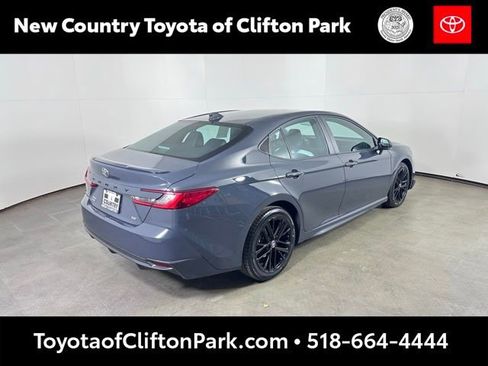 Used 2025 Toyota Camry SE w/ Convenience Package image 3
