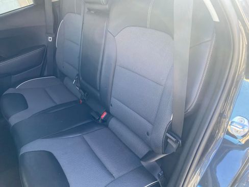 Used 2022 Kia Niro EX FWD image 12