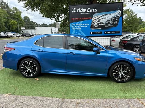 Used 2018 Toyota Camry SE FWD image 7