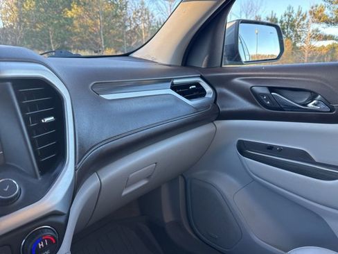 Used 2021 GMC Acadia SLT w/ Premium Package image 22