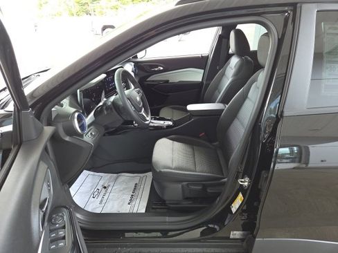New 2026 Chevrolet Trax LT w/ Driver Confidence Package image 16