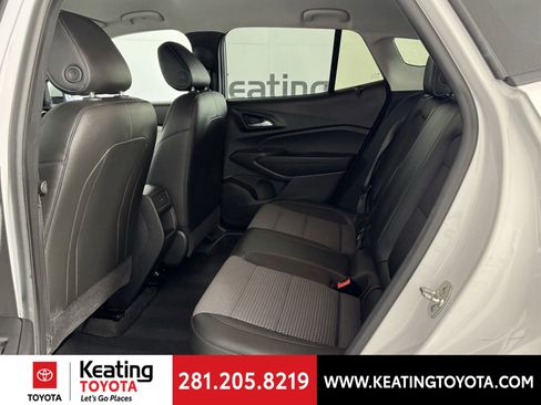 Used 2025 Chevrolet Trax LT w/ LT Convenience Package image 15