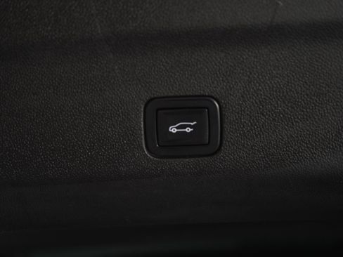 Used 2022 GMC Yukon XL Denali AWD/4WD image 18