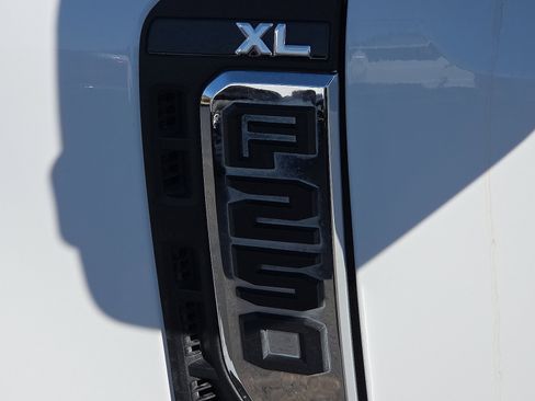 Used 2023 Ford F250 XL w/ XL Off-Road Package image 7