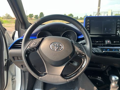 Used 2021 Toyota C-HR XLE FWD image 12