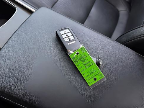 Used 2019 Honda Accord Touring image 26