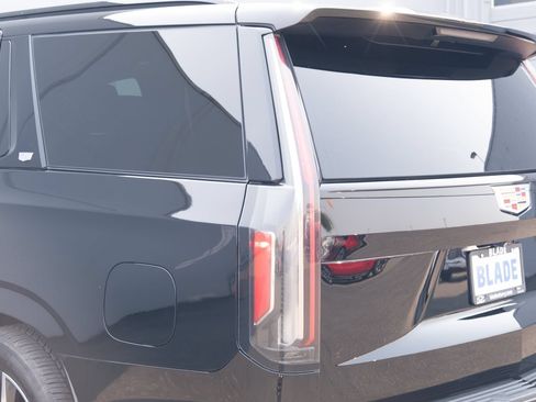 Used 2022 Cadillac Escalade Sport Platinum AWD/4WD image 31