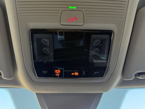 Used 2025 Volkswagen Atlas SE AWD/4WD image 18