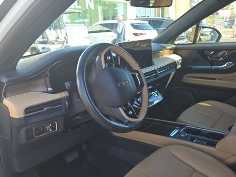 Used 2023 Lincoln Corsair Reserve image 12