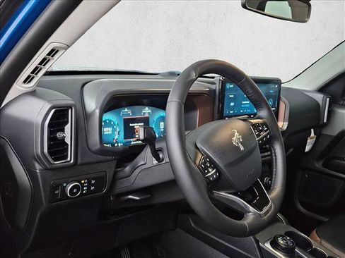 Used 2025 Ford Bronco Sport Outer Banks image 9