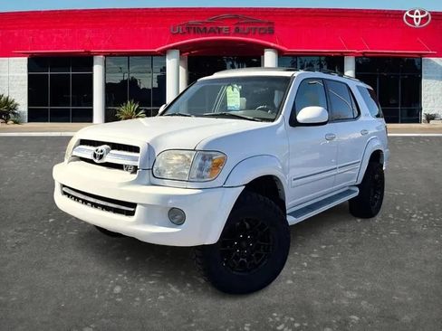 Used 2005 Toyota Sequoia SR5 AWD/4WD image 2
