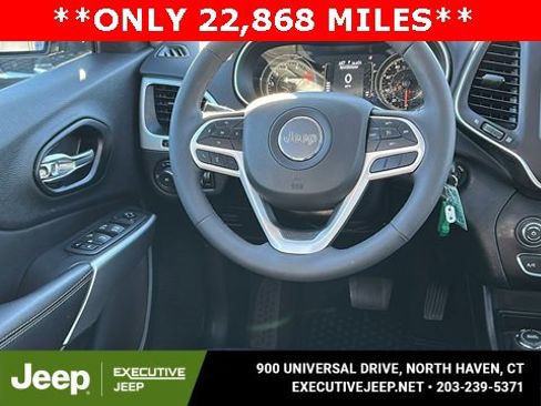 Used 2022 Jeep Cherokee Latitude w/ Sun & Sound Group image 24