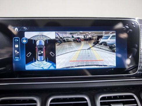 Used 2025 Mercedes-Benz GLS 580 4MATIC image 31