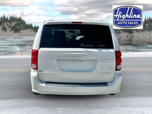Used 2014 Dodge Grand Caravan SXT FWD image 5