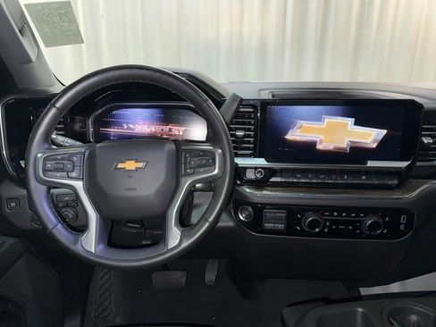 Used 2025 Chevrolet Silverado 1500 LT AWD/4WD image 18