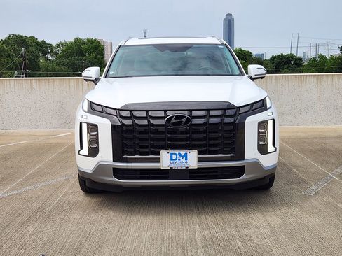 Used 2024 Hyundai Palisade SEL w/ Premium Package FWD image 2