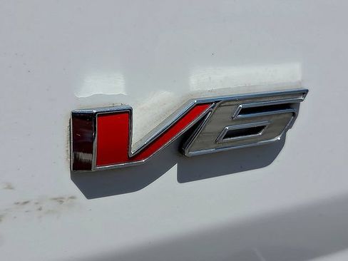 Used 2022 Chevrolet Colorado LT RWD image 10