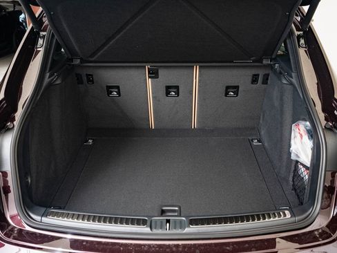 Used 2026 Porsche Macan image 18