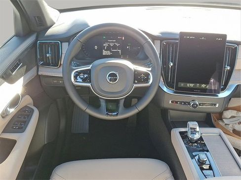 New 2026 Volvo XC90 T8 Plus image 5