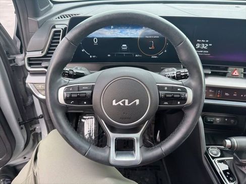 Used 2025 Kia Sportage SX image 22