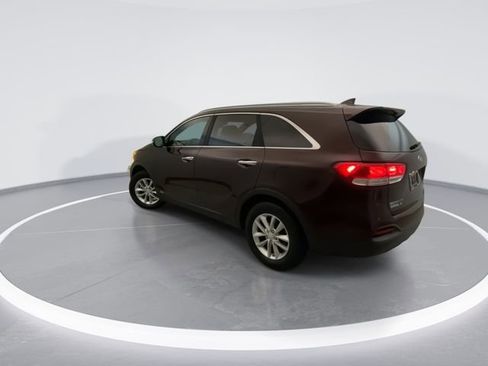 Used 2016 Kia Sorento AWD w/ LX Convenience Package image 2