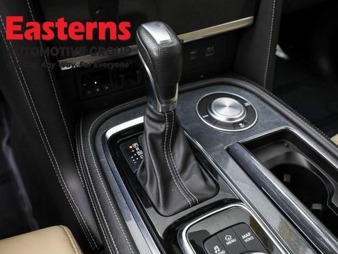 Used 2022 Nissan Armada SV w/ SV Appearance Package image 13