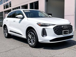 Certified 2025 Audi Q5 Premium w/ Convenience Package AWD/4WD video 1