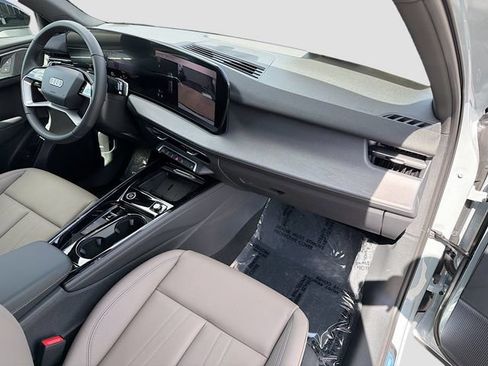 New 2026 Audi Q3 quattro 2.0T AWD/4WD image 13